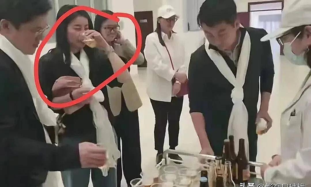 妻俩十指紧扣用蛇皮袋装水跟氧气瓶j9国际郭晶晶晒西藏拍摄的美照夫(图1)