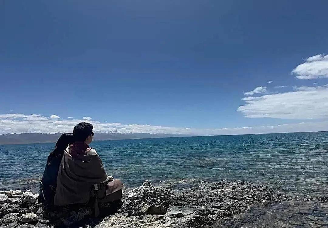 妻俩十指紧扣用蛇皮袋装水跟氧气瓶j9国际郭晶晶晒西藏拍摄的美照夫(图5)