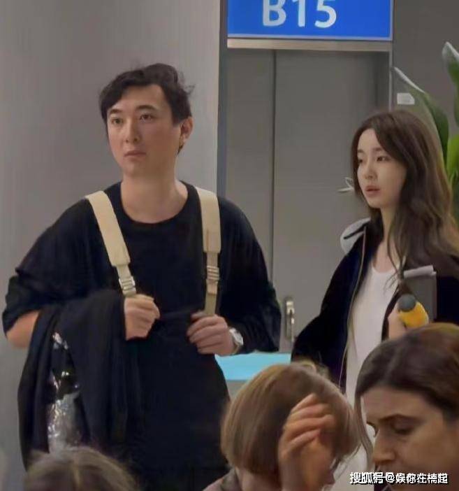 相新疆瘦成“竿”王思聪依旧潇洒再换新女友j9九游会俱乐部登录入口71岁王健林亮(图3)
